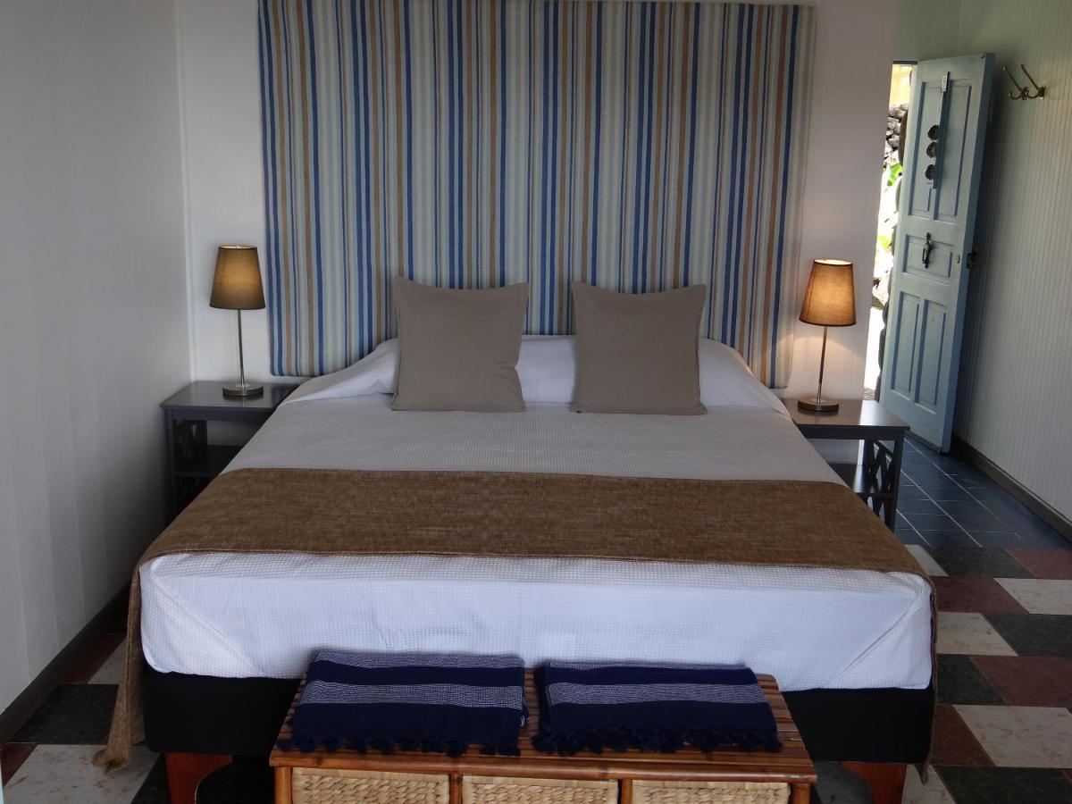 Hotel Boutique La Perouse ハンガ・ロア エクステリア 写真