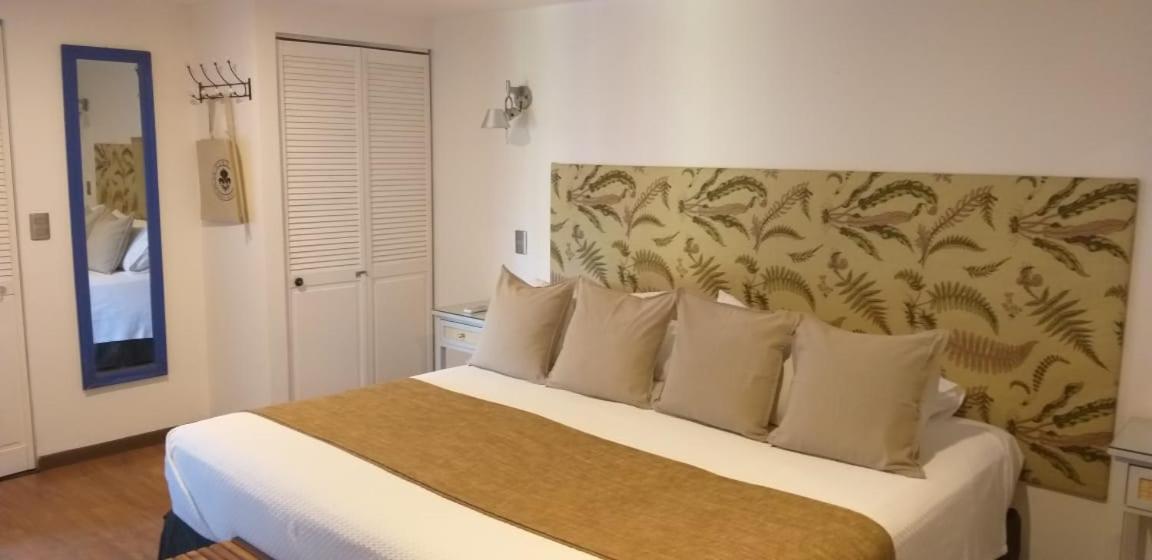 Hotel Boutique La Perouse ハンガ・ロア エクステリア 写真