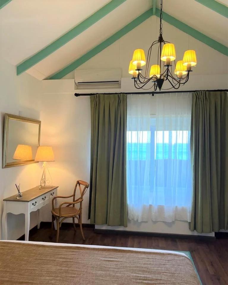 Hotel Boutique La Perouse ハンガ・ロア エクステリア 写真