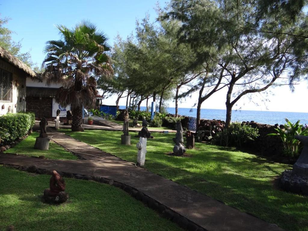 Hotel Boutique La Perouse ハンガ・ロア エクステリア 写真